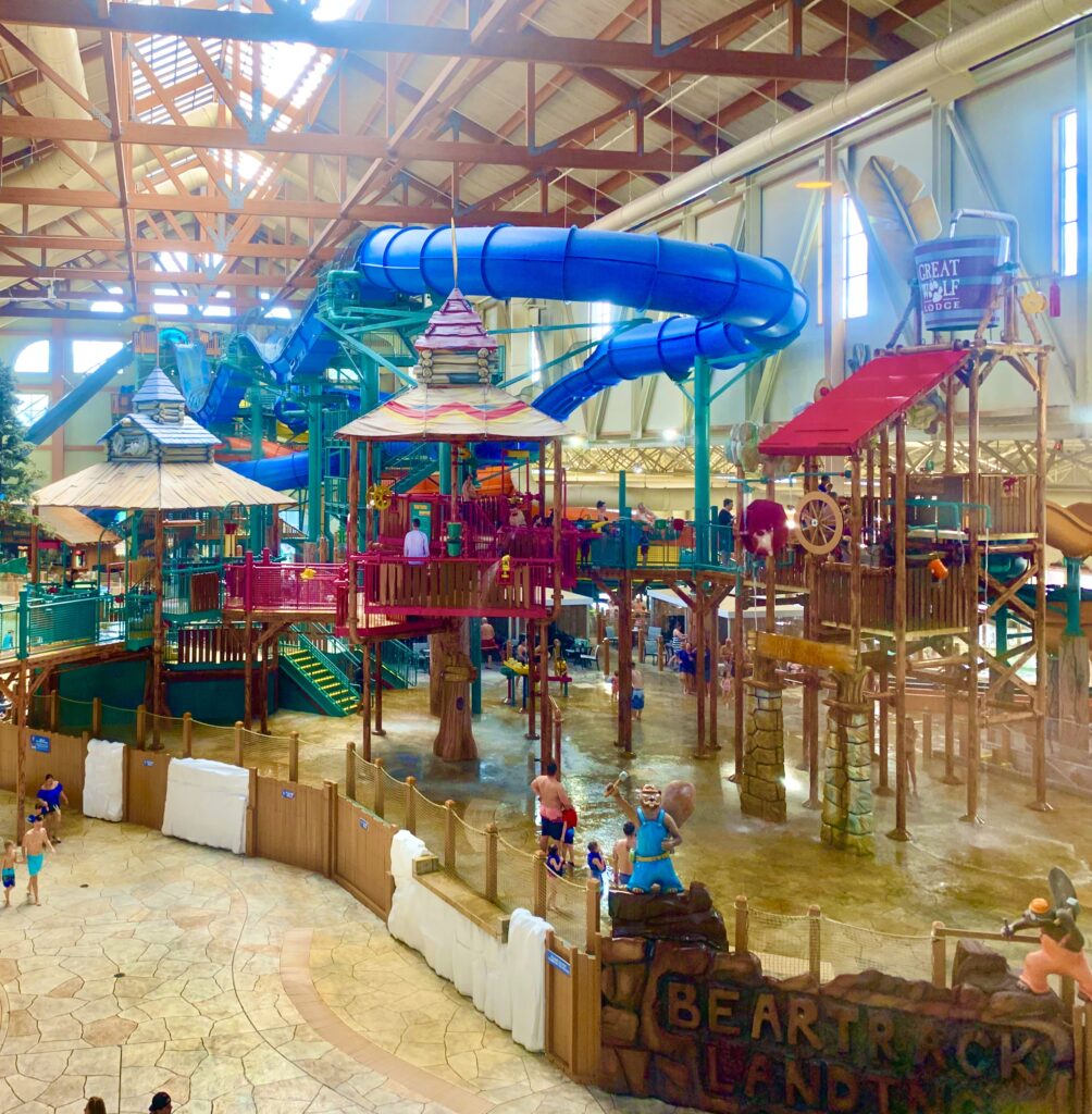 great wolf lodge poconos outdoor pool