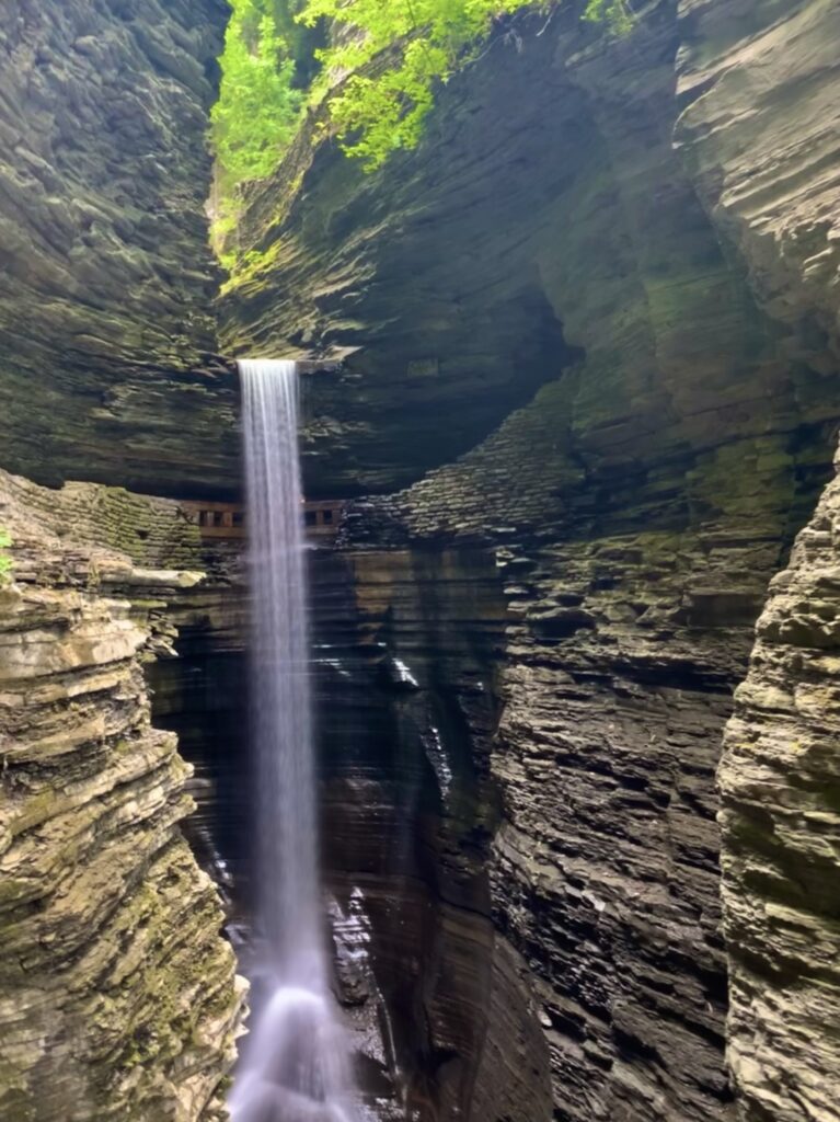 Rainbow Falls - Parks with waterfalls near Pennsylvania