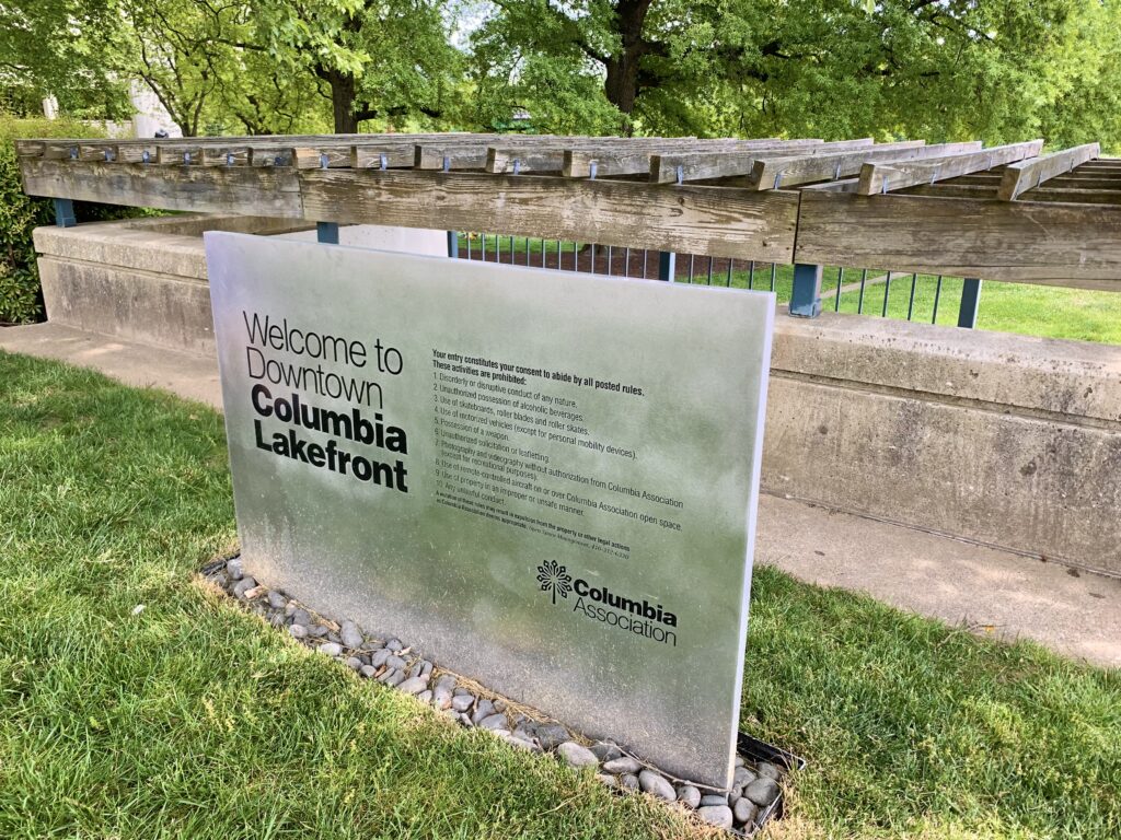 Columbia Lakefront Sign