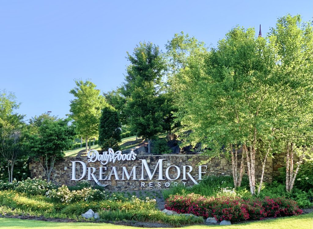 DreamMore Resort Sign