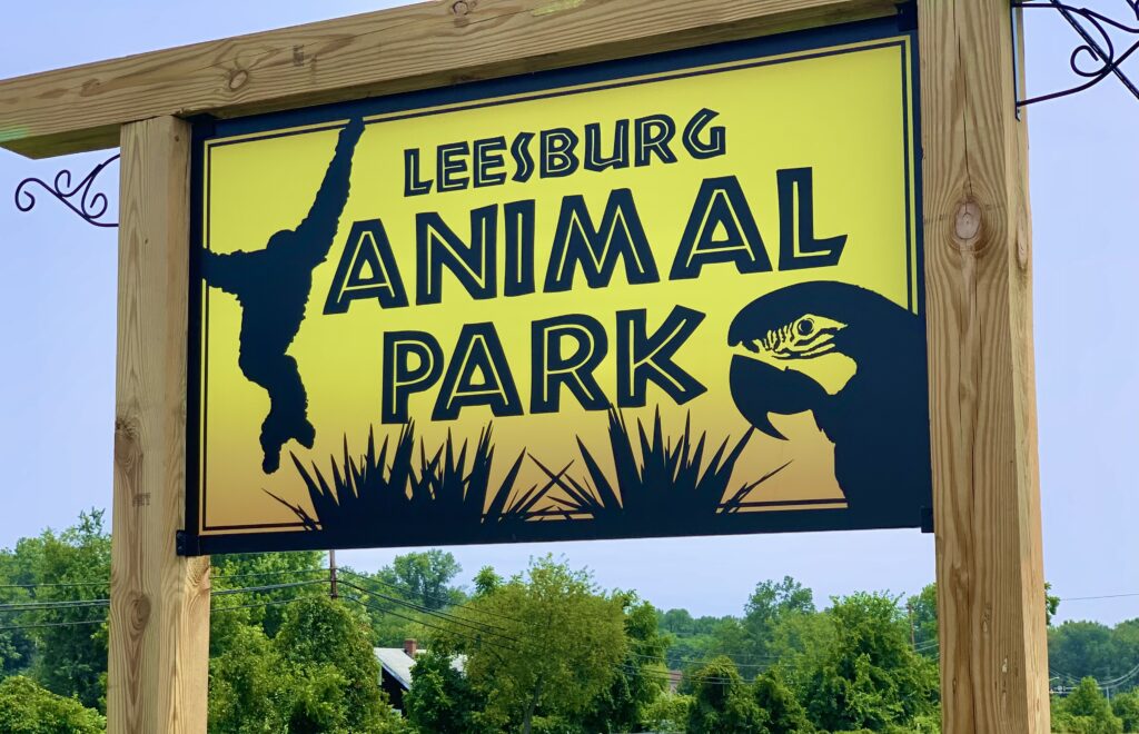 Leesburg Animal Park Sign