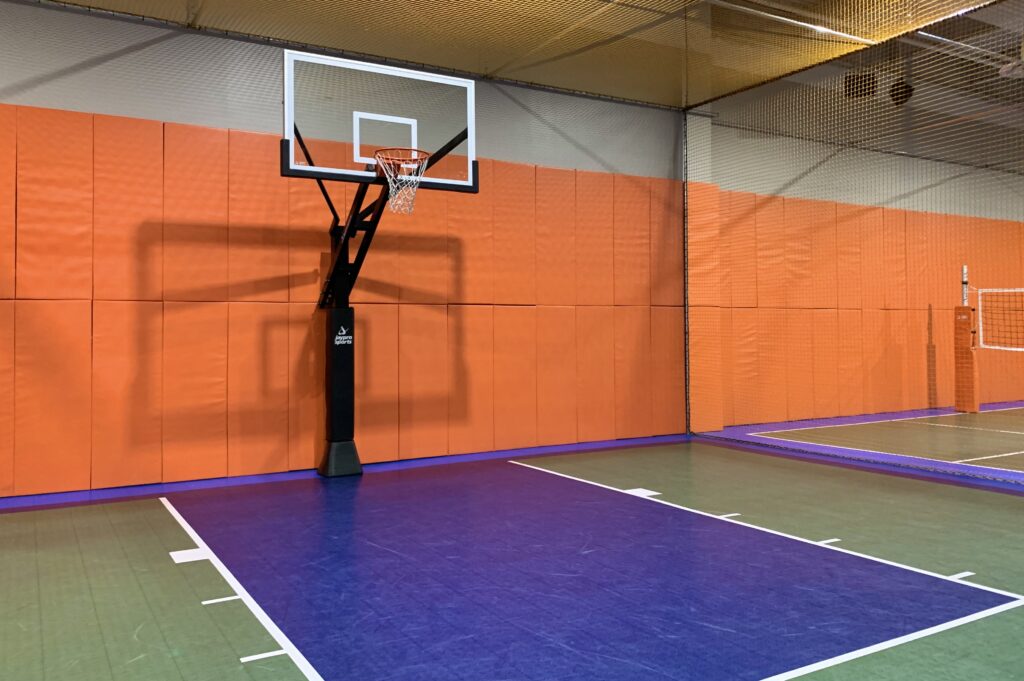 Round1 Basketball Court