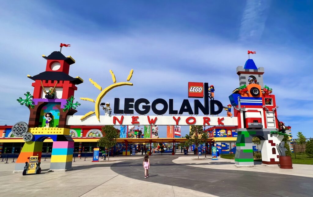 Legoland New York Entrance Sign