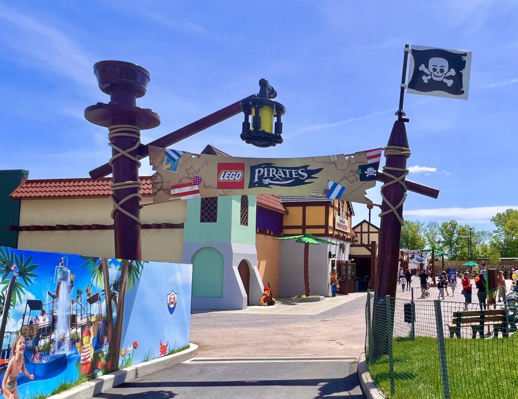 Legoland New York Pirates Entrance