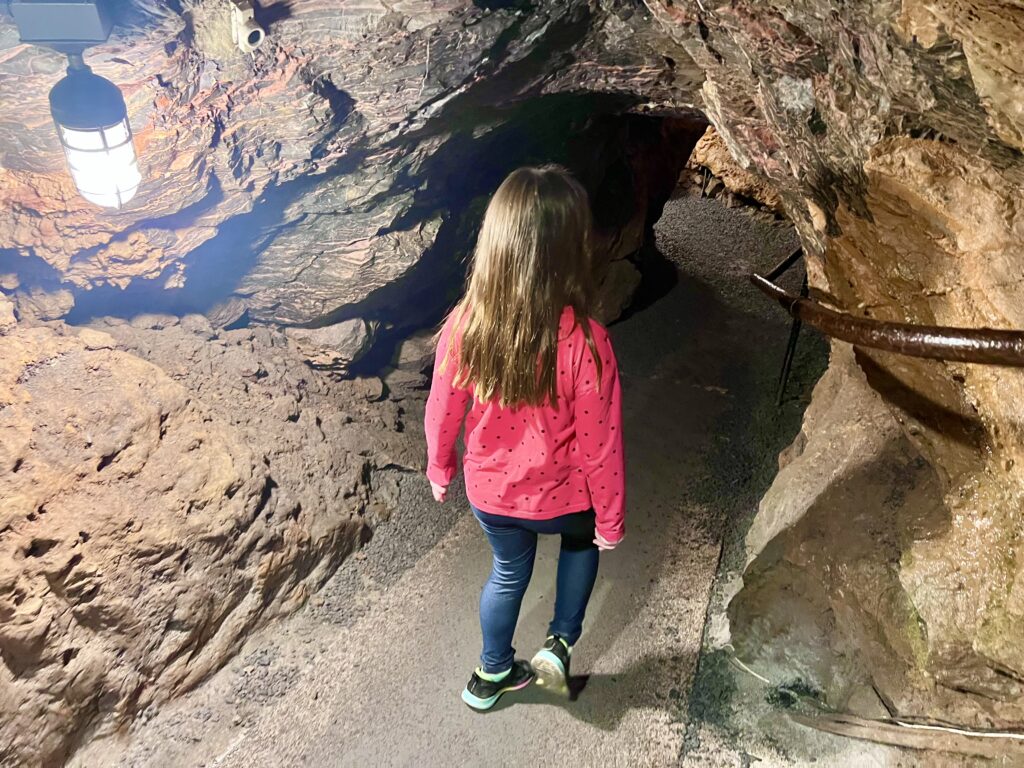 Shenandoah Caverns Passageway