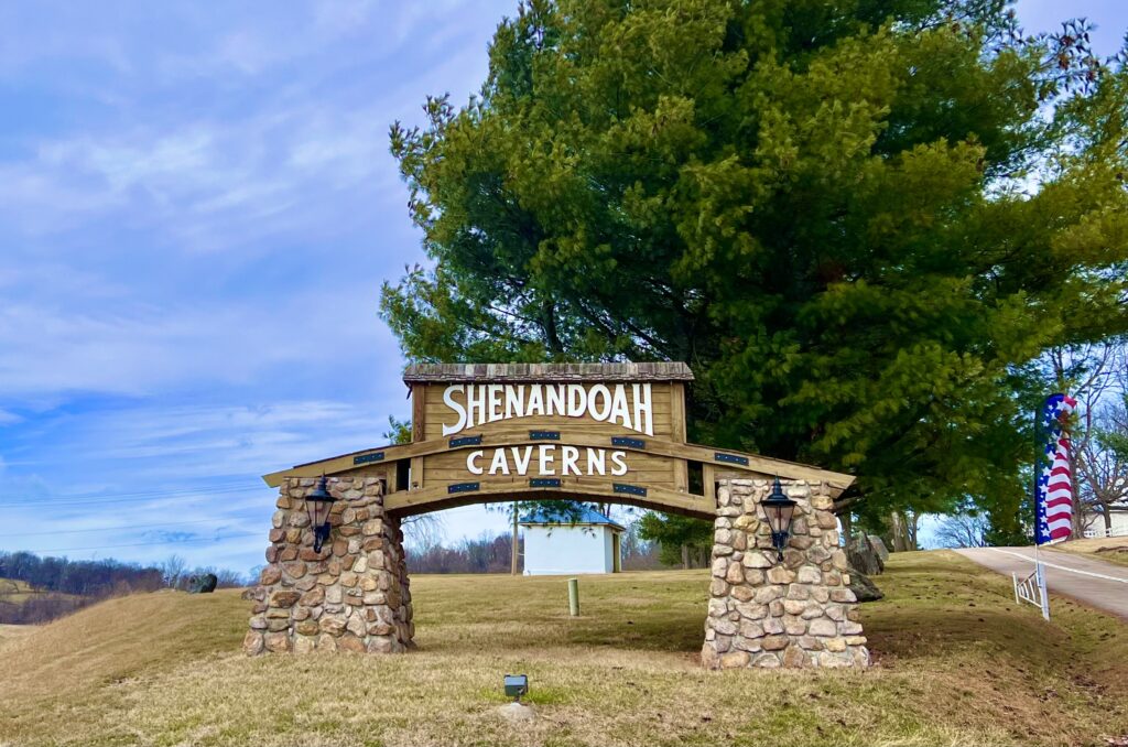 Shenandoah Caverns Sign