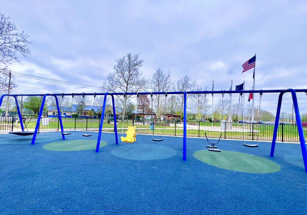 QuiNBy's Playground Swings