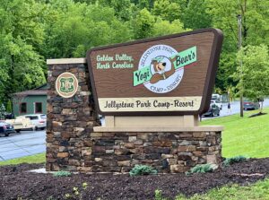 Jellystone Park - Golden Valley Sign