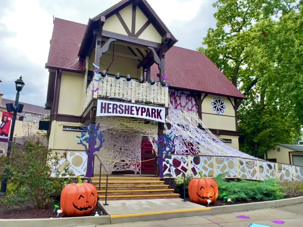 Hersheypark Halloween Photo Display
