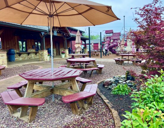 Plum Creek Market Oudoor Seating