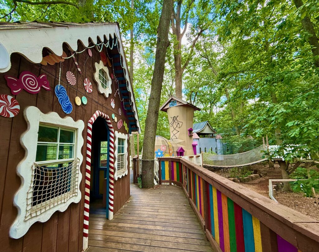 Gingerbread House Treehouse World